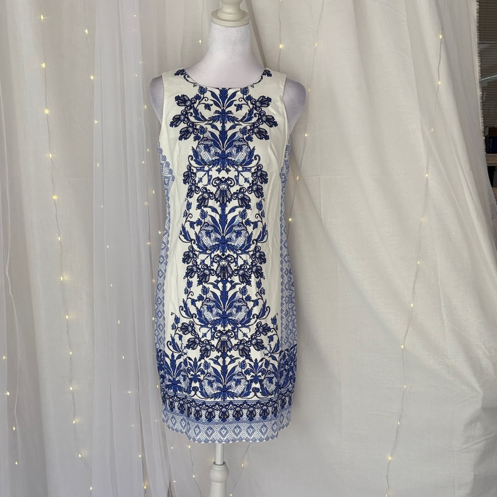 London Times White Sleeveless Shift Dress with Blue Embroidered Motif - Picture 1 of 2
